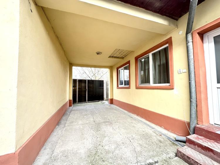 Casă individuală cu 5 camere cu Canalizare în Mehala