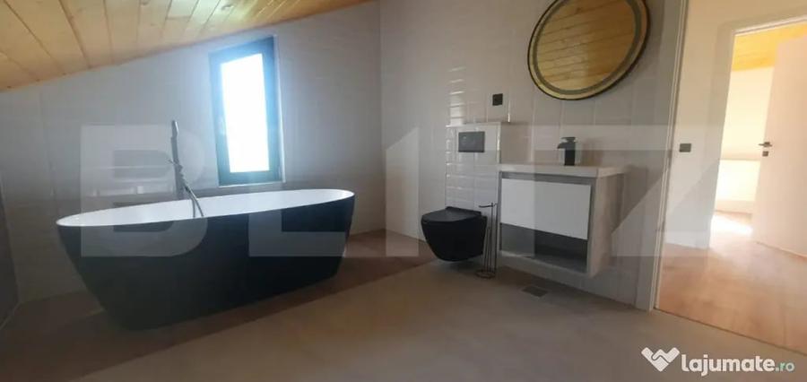 Casă cu 4 camere cu Teren 924 Mp în Central