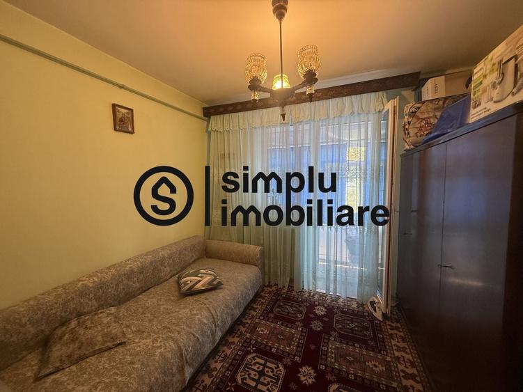 Apartament cu 3 camere semidecomandat în Rovine