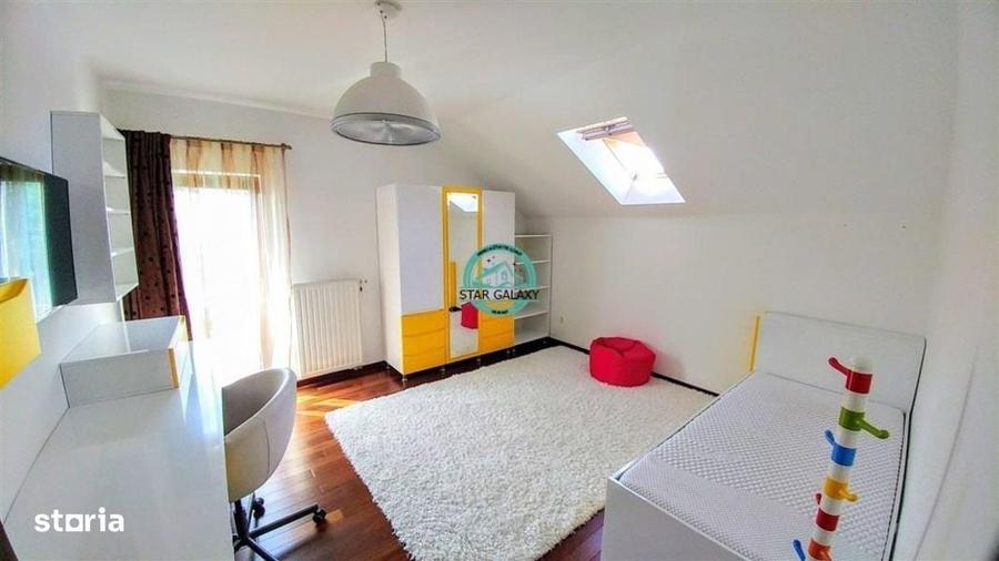 Casă cu 4 camere în Vulcan