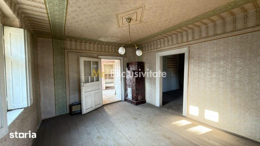 Casă cu 4 camere semidecomandat cu Teren 2948 Mp în Tiream