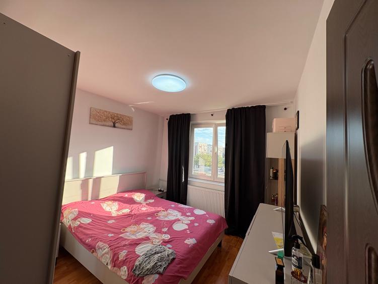 Apartament cu 3 camere decomandat în Apărătorii Patriei