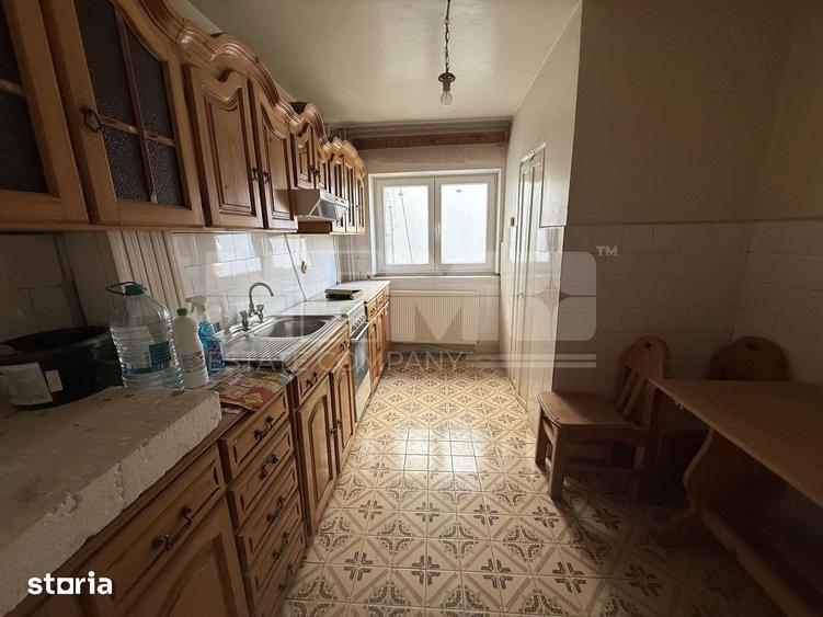 Apartament cu 4 camere decomandat în Central