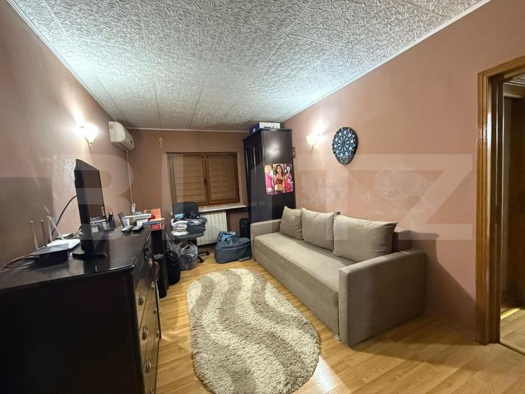 Apartament cu 4 camere semidecomandat, mobilat în Nicolina