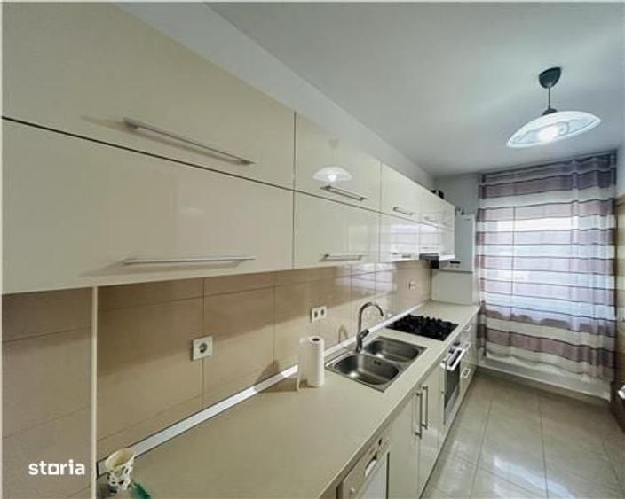 Apartament cu 3 camere semidecomandat în Cedonia