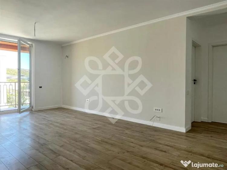 Apartament cu 2 camere semidecomandat în Oncea
