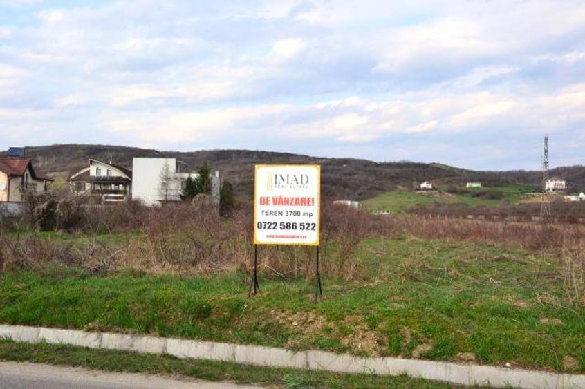 Teren intravilan de 3700 mp, în Exterior Nord