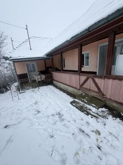 Casă cu 4 camere în Feldioara