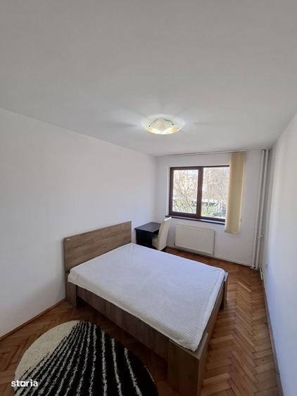 Apartament cu 3 camere decomandat în Gruia