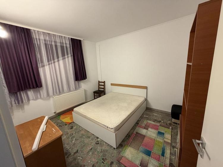 Apartament cu 3 camere decomandat în Central