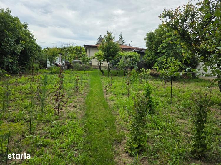 Casă cu 4 camere cu Teren 734 Mp în Central