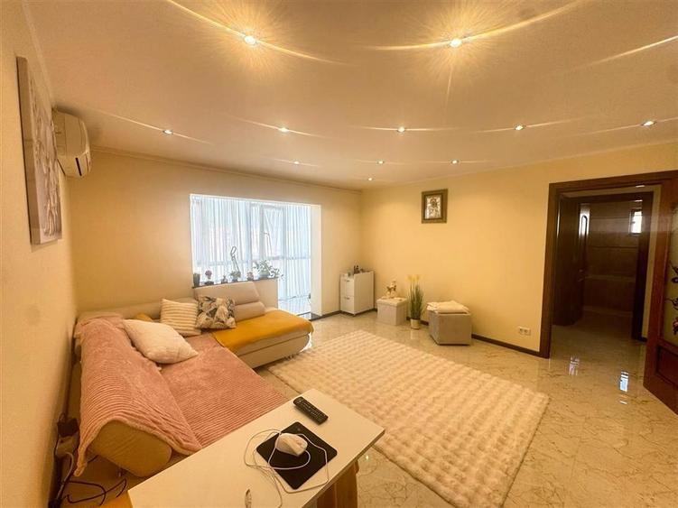 Apartament cu 2 camere semidecomandat, mobilat în Enachiță Văcărescu