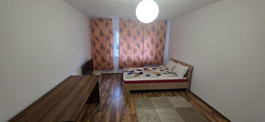 Apartament cu 2 camere decomandat în Rovine