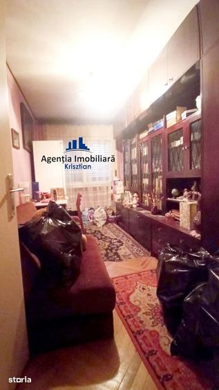 Apartament cu 4 camere decomandat în Burdea