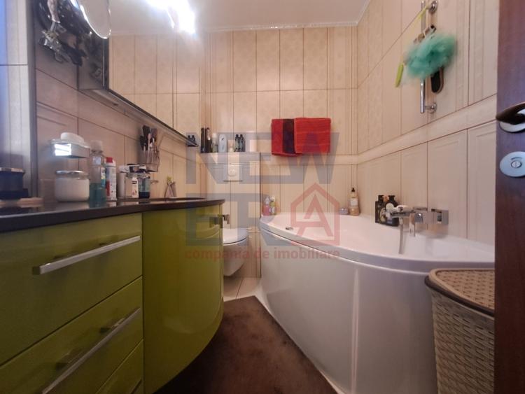 Casă individuală cu 7 camere cu Piscina în Popești-Leordeni