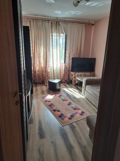 Garsonieră decomandată în Sud