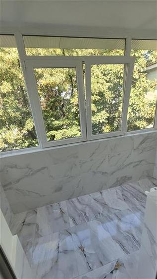 Apartament cu 3 camere semidecomandat în Tătărași
