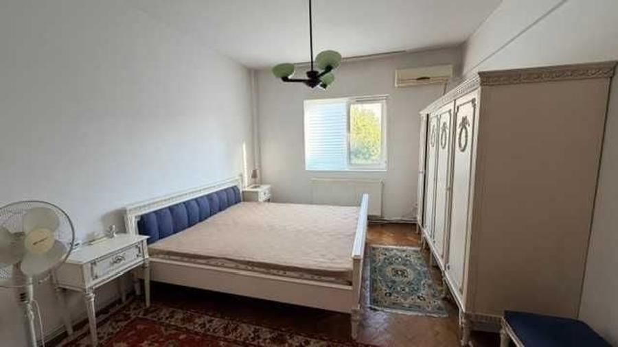 Apartament cu 2 camere semidecomandat în Cișmigiu