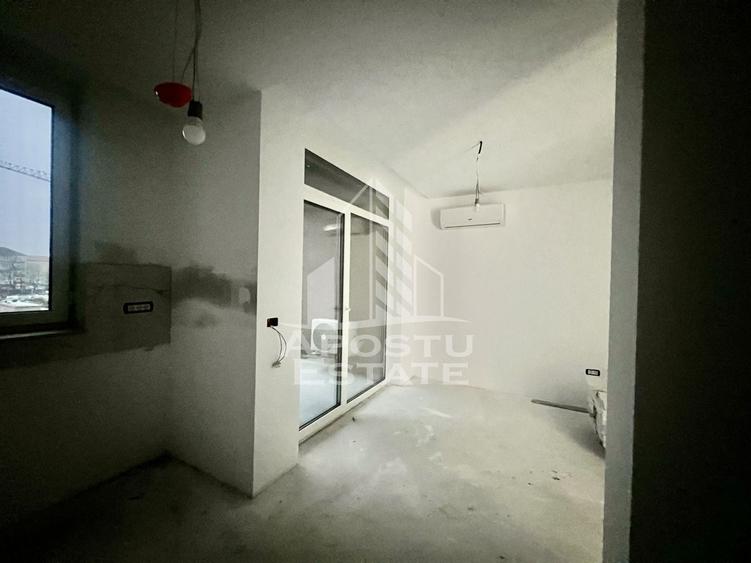 Apartament cu 2 camere semidecomandat în Aradului