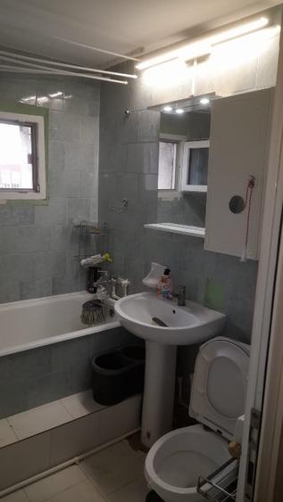 Apartament cu 3 camere decomandat, mobilat în Est