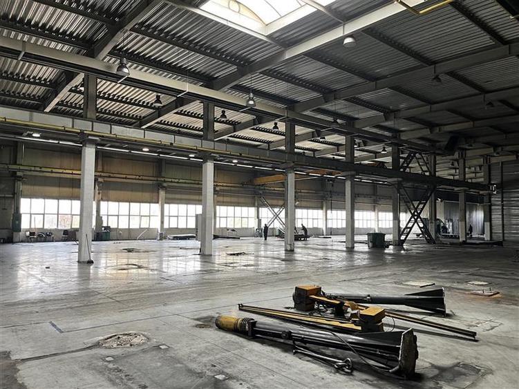Spațiu industrial, de 21,400 mp, în Militari