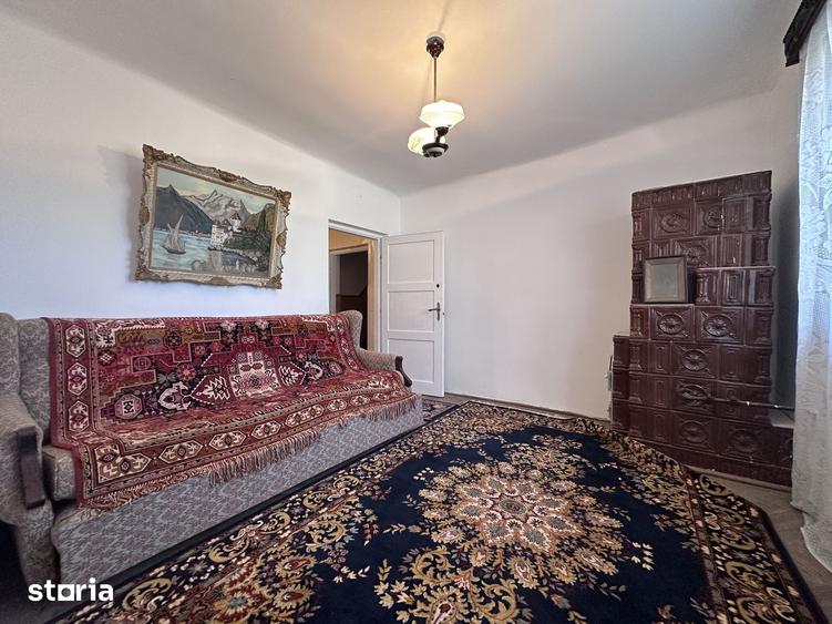 Casă cu 6 camere cu Teren 441 Mp în Central