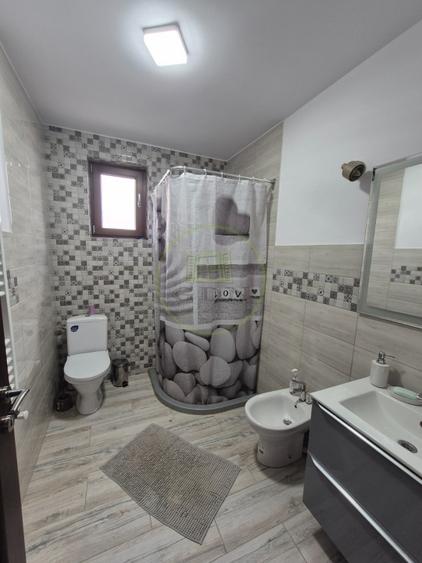 Casă individuală cu 3 camere cu Teren 348 Mp în Șimnicu de Sus