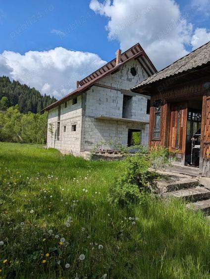 Casă cu 5 camere în Moisei