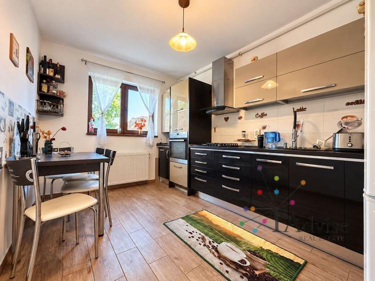 Apartament cu 3 camere decomandat, mobilat în Brașovul Vechi