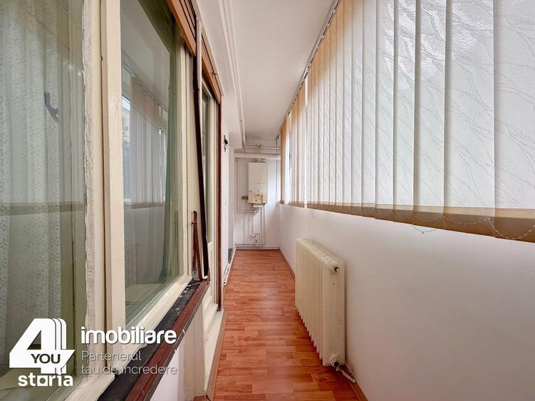 Apartament cu 3 camere decomandat în Polivalentă