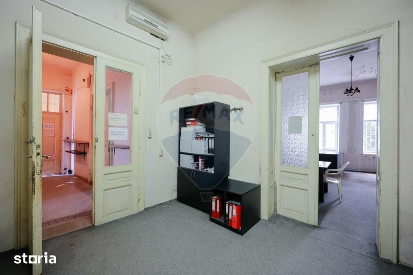 Apartament cu 3 camere în Orașul Nou