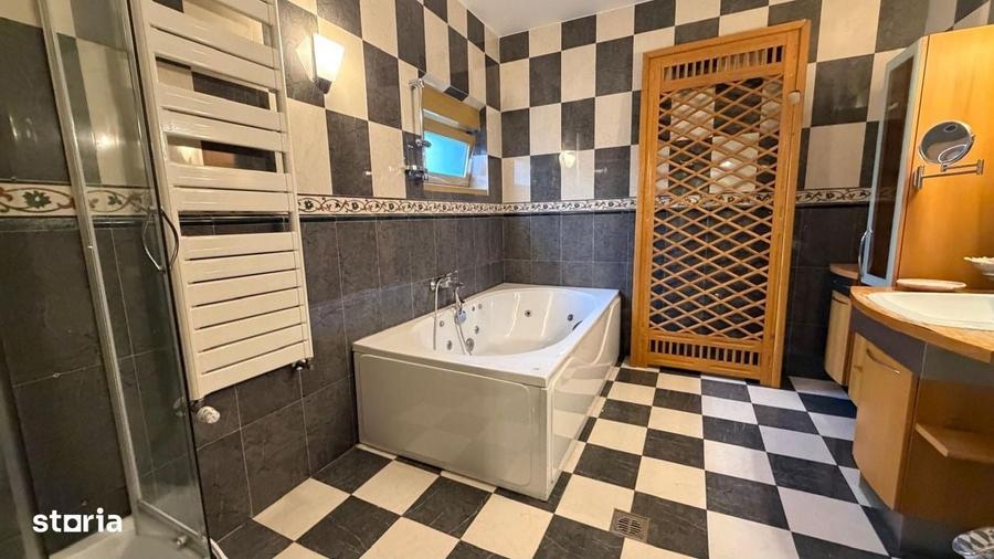 Casă cu 4 camere în Central