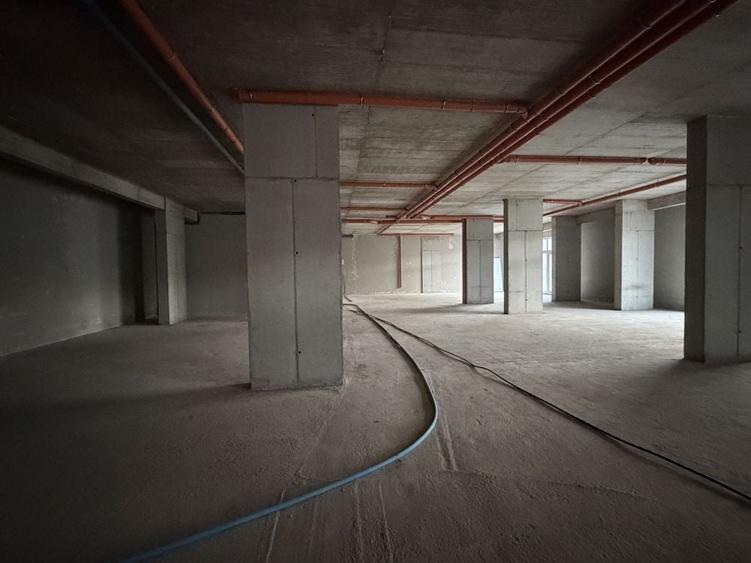 Spațiu comercial, de 557 mp, în Florești