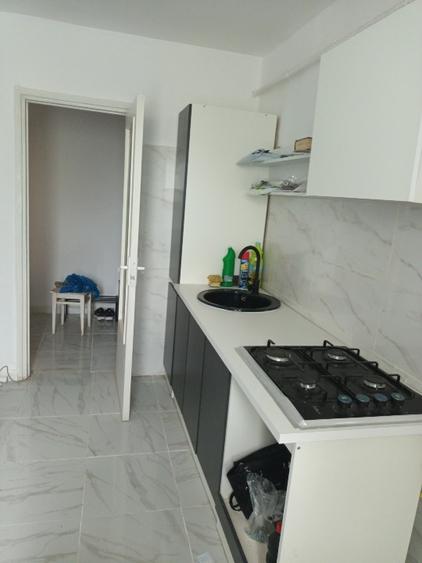 Proprietar inchiriez apartament 4 camere  - 7