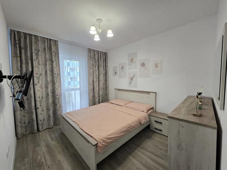 Apartament cu 3 camere decomandat în Exterior Vest