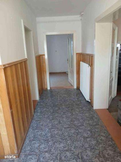 Casă cu 4 camere cu Teren 900 Mp în Solovăstru