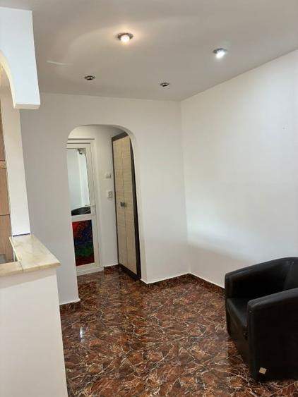 Apartament cu 2 camere decomandat, mobilat în Central