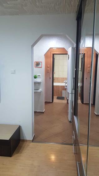 Apartament cu 2 camere decomandat în Tei