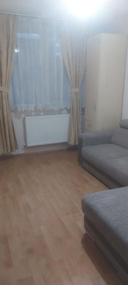 Apartament cu 2 camere decomandat în Valenta