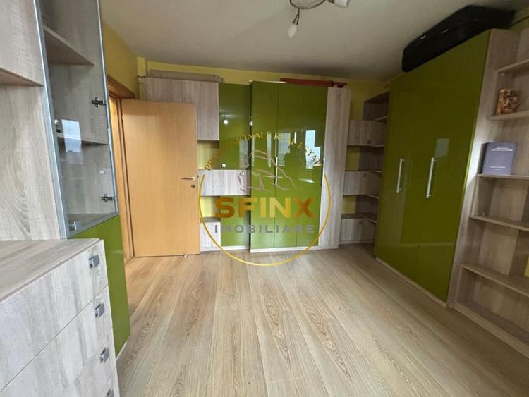 Apartament cu 3 camere decomandat, mobilat în Victoriei