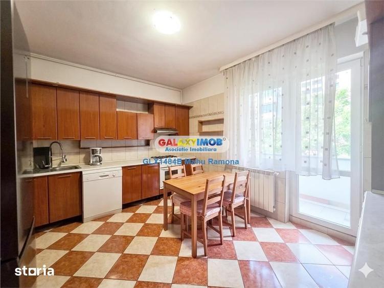 Apartament cu 5 camere decomandat, mobilat în Ștefan cel Mare