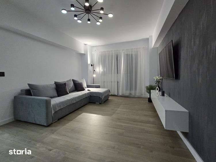 Apartament cu 3 camere semidecomandat în Obor