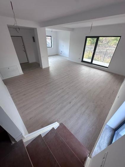 Duplex cu 4 camere cu Garaj în Corbeanca