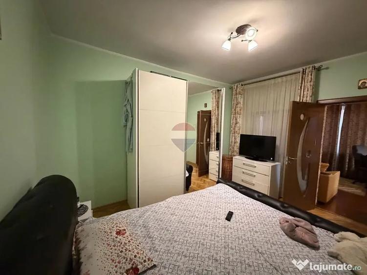 Casă cu 4 camere cu Teren 2500 Mp în Bolotești