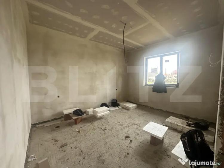 Casă cu 4 camere cu Teren 520 Mp în Păulești