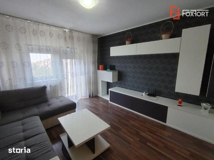 Apartament cu 3 camere decomandat în Fratelia