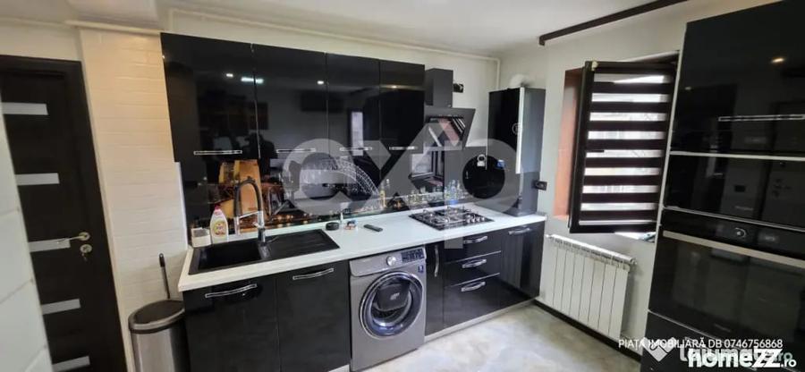 Apartament cu 3 camere semidecomandat în Micro 9