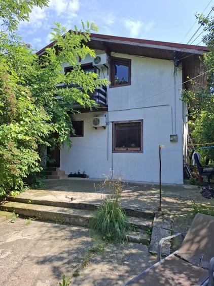 Casă cu 4 camere în Poiana