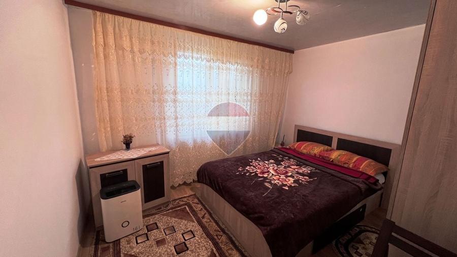 Casă individuală cu 6 camere cu Teren 1220 Mp în Fârțănești