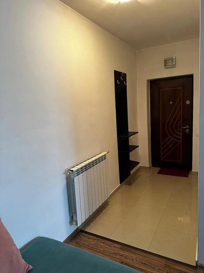 Apartament cu 3 camere semidecomandat în Lipovei